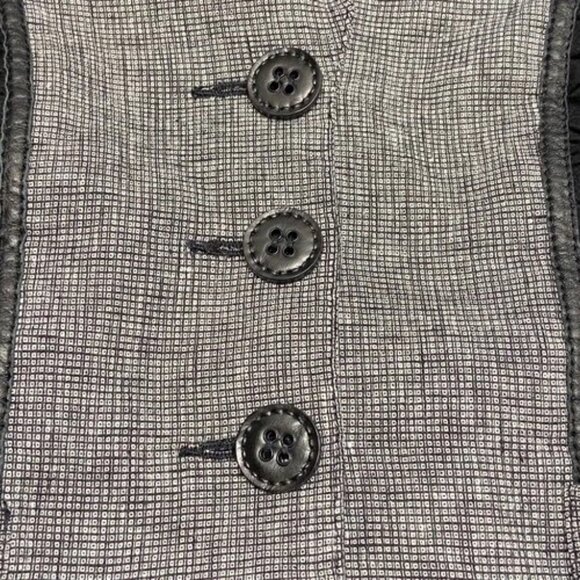 Y2K Bebe Blazer Blouse Women's 6 Black Gray Fitted Short Sleeve Button Front EUC - Picture 3 of 9